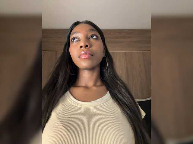 Anaisbeily live cam on BongaCams
