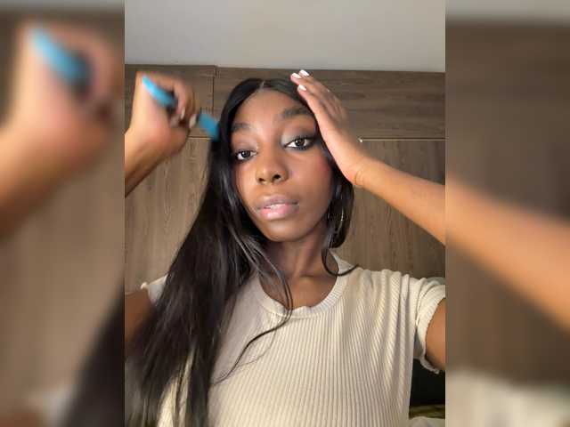 Anaisbeily live cam on BongaCams