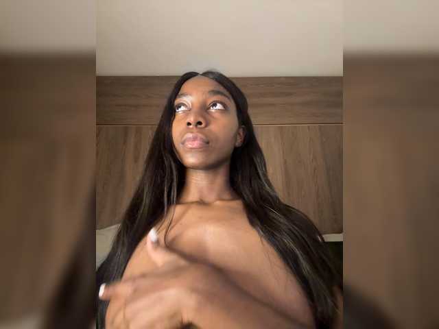 Anaisbeily live cam on BongaCams