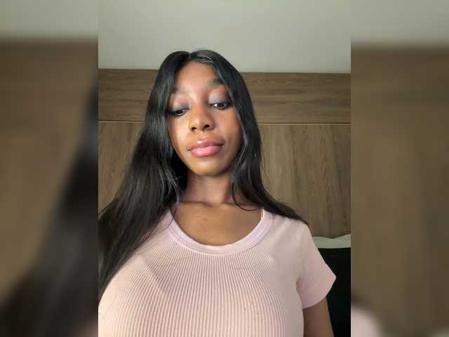 Anaisbeily live cam on BongaCams
