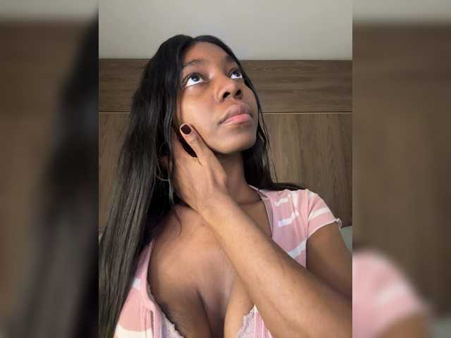 Anaisbeily live cam on BongaCams