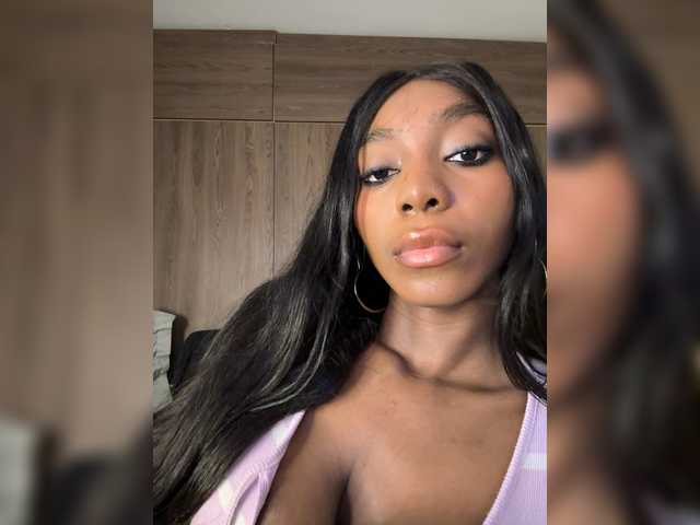 Anaisbeily live cam on BongaCams