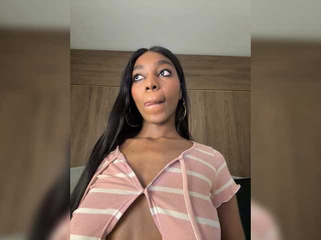 Anaisbeily live cam on BongaCams
