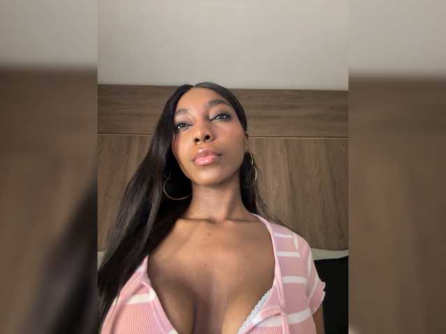 Anaisbeily live cam on BongaCams