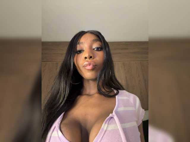 Anaisbeily live cam on BongaCams