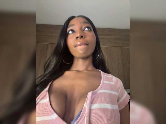 Anaisbeily live cam on BongaCams