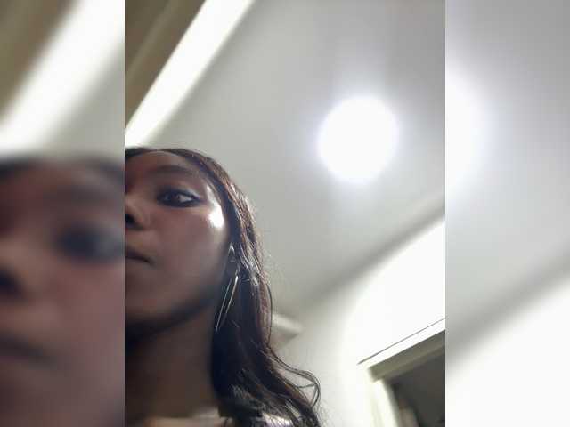 Anaisbeily live cam on BongaCams