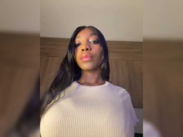 Anaisbeily's BongaCams show and profile