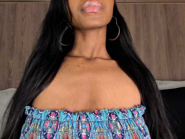 Anaisbeily live cam on BongaCams
