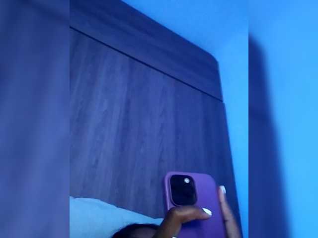 Anaisbeily live cam on BongaCams