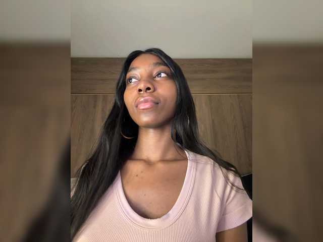Anaisbeily live cam on BongaCams
