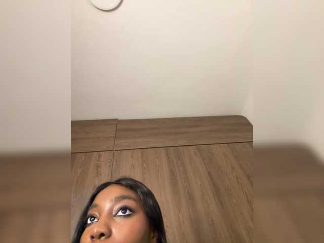 Anaisbeily live cam on BongaCams