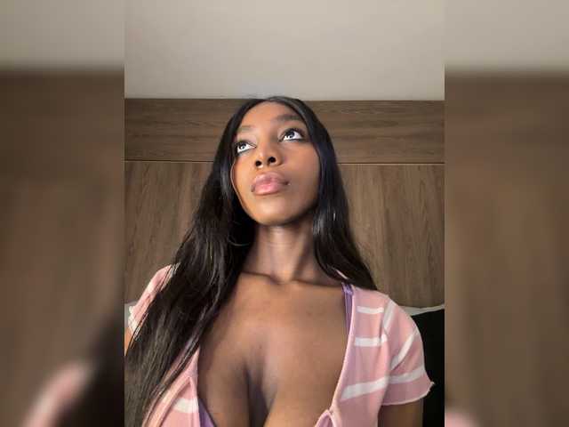 Anaisbeily live cam on BongaCams