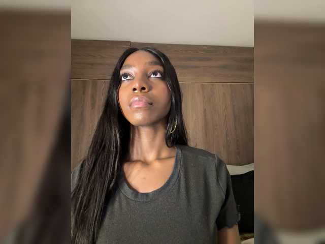 Anaisbeily live cam on BongaCams