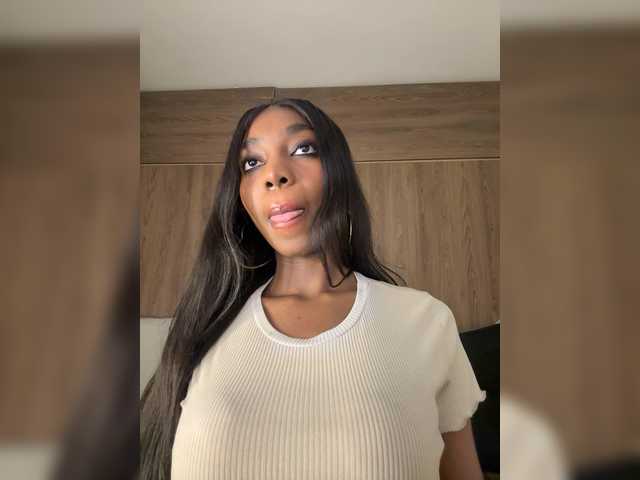 Anaisbeily live cam on BongaCams