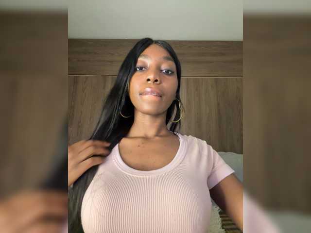 Anaisbeily live cam on BongaCams