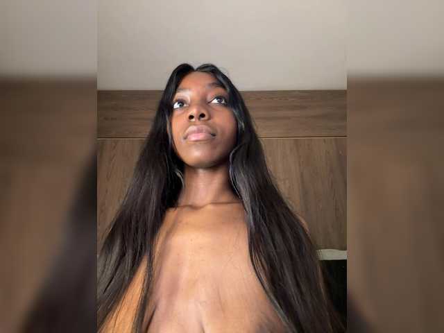Anaisbeily live cam on BongaCams