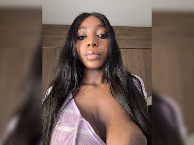 Anaisbeily live cam on BongaCams