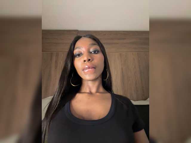 Anaisbeily live cam on BongaCams