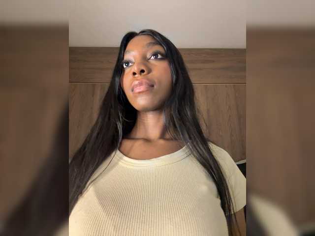 Anaisbeily live cam on BongaCams