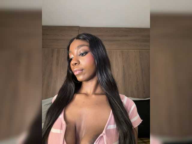 Anaisbeily live cam on BongaCams