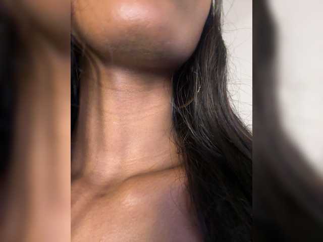Anaisbeily live cam on BongaCams