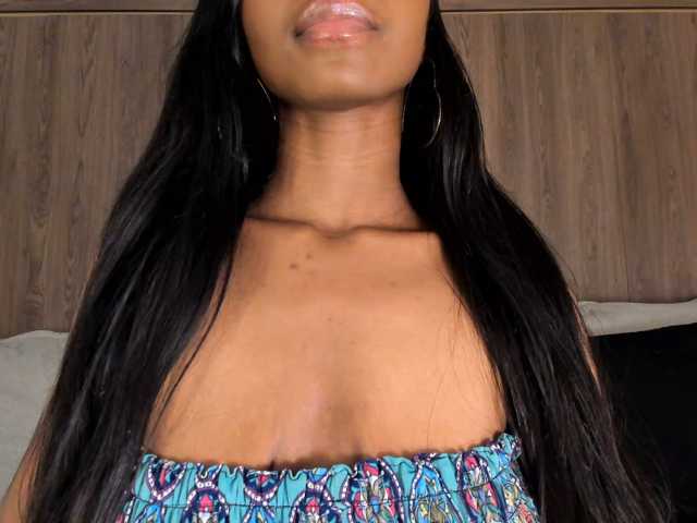 Anaisbeily live cam on BongaCams