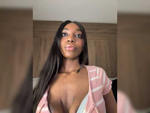 Anaisbeily live cam on BongaCams