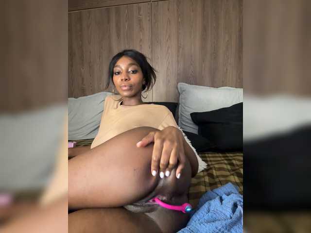 Anaisbeily live cam on BongaCams