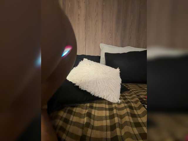 Anaisbeily live cam on BongaCams