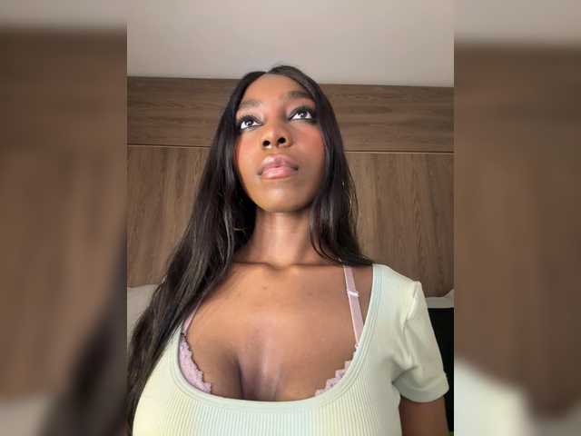 Anaisbeily live cam on BongaCams