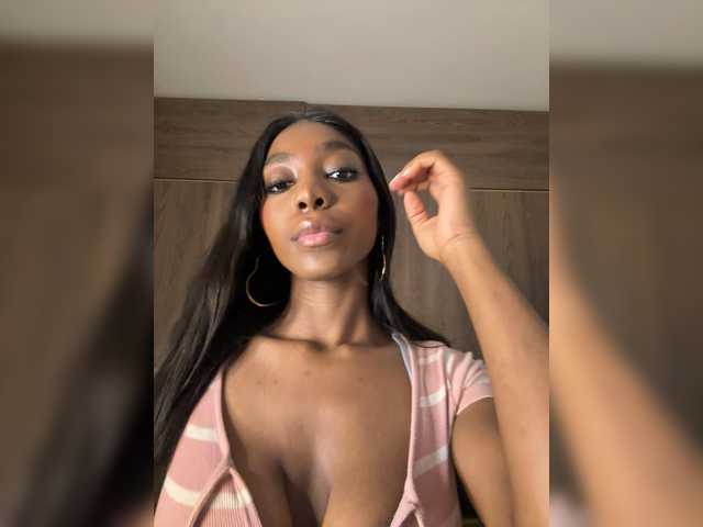 Anaisbeily live cam on BongaCams