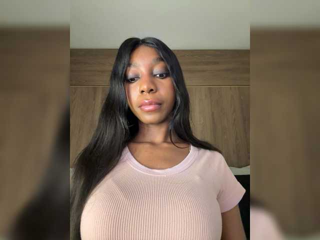 Anaisbeily live cam on BongaCams