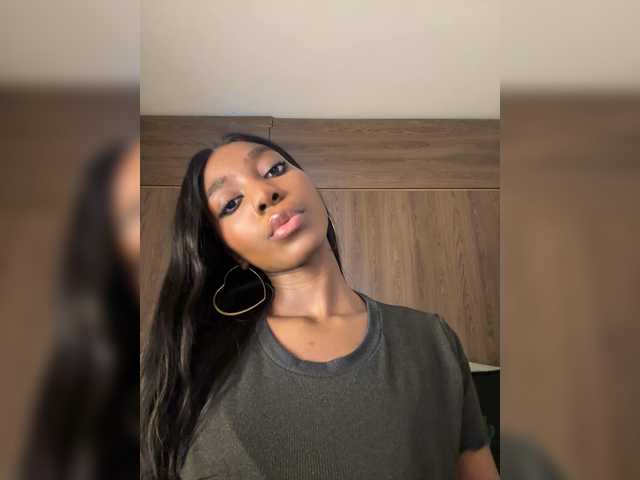 Anaisbeily live cam on BongaCams