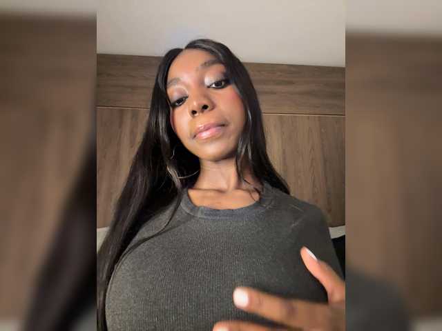 Anaisbeily live cam on BongaCams
