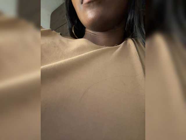 Anaisbeily live cam on BongaCams