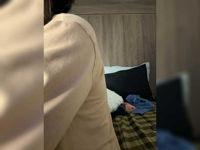 Anaisbeily live cam on BongaCams