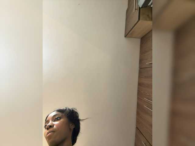 Anaisbeily live cam on BongaCams