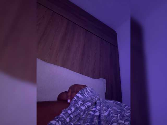 Anaisbeily live cam on BongaCams