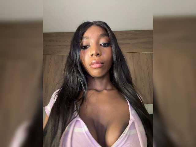 Anaisbeily live cam on BongaCams