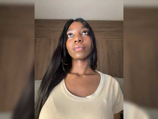 anayys — live female cam