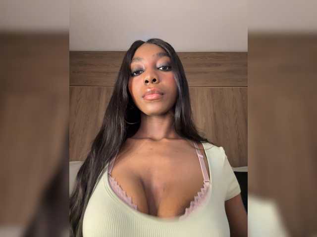 Anaisbeily live cam on BongaCams