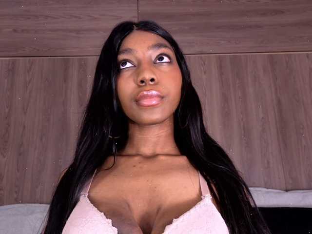 Anaisbeily live cam on BongaCams