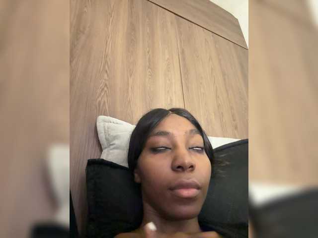 Anaisbeily live cam on BongaCams