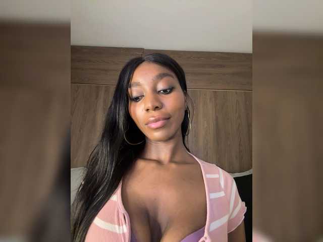 Anaisbeily live cam on BongaCams