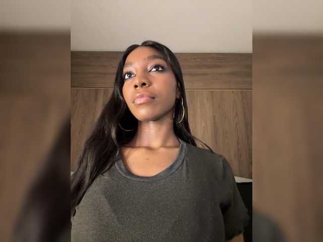 Anaisbeily live cam on BongaCams
