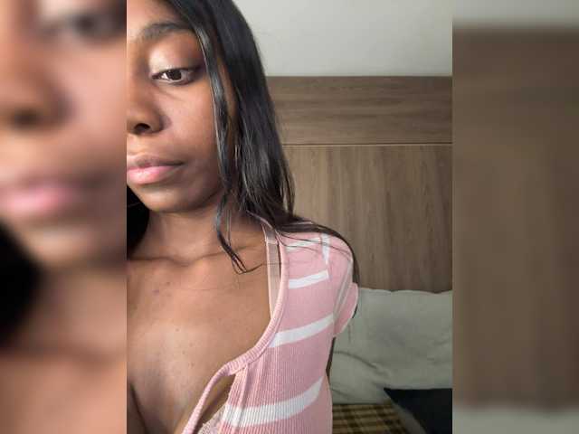 Anaisbeily live cam on BongaCams