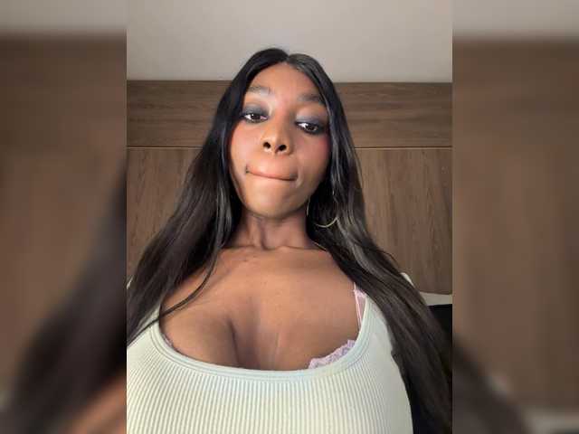 Anaisbeily live cam on BongaCams