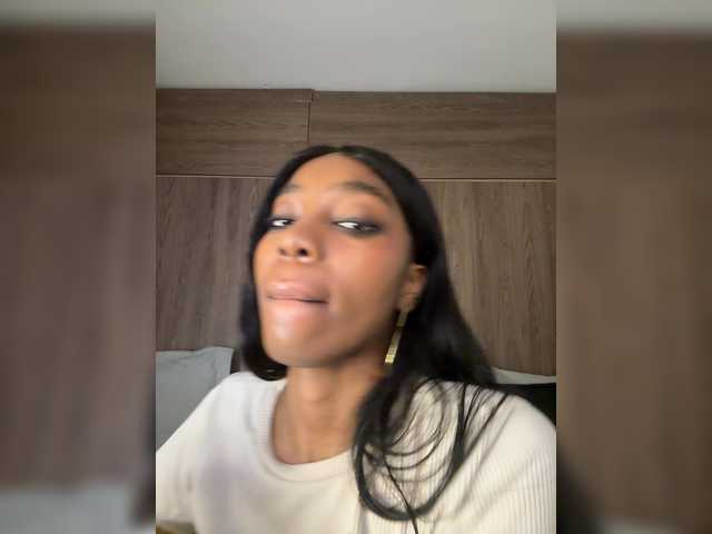 Anaisbeily live cam on BongaCams