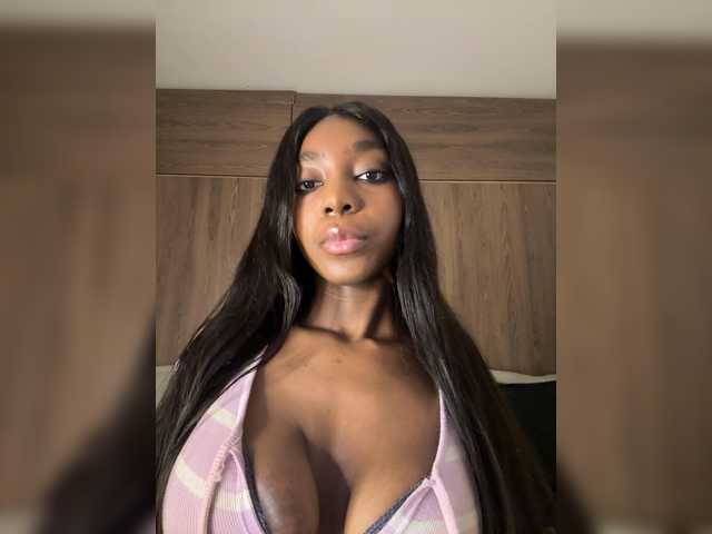 Anaisbeily live cam on BongaCams